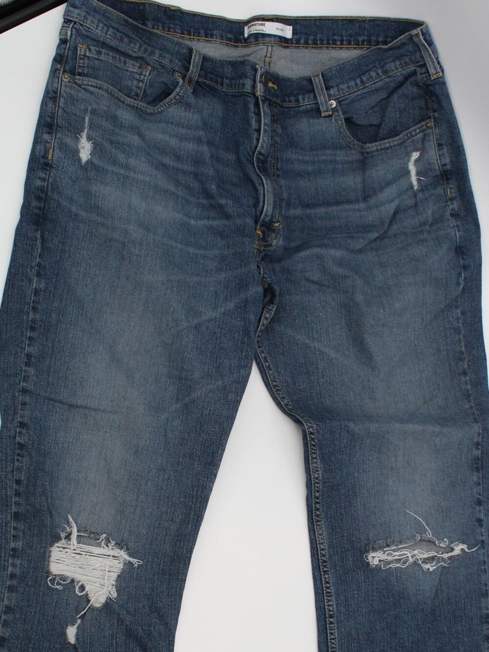 LEVIS‎ Signature Relaxed Mens Jeans 40 x 32 Distressed Denim Med Wash EXC COND